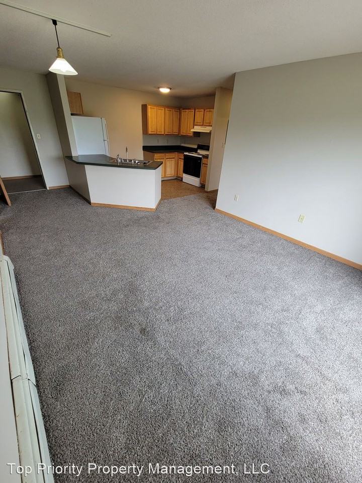 410 13th Ave NW - Photo 2 of 25