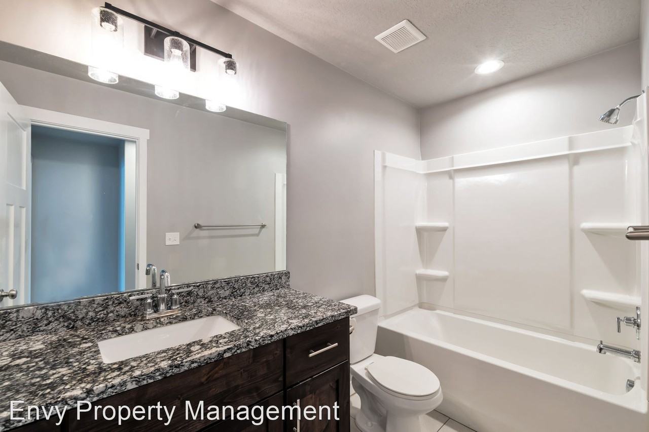 3224 N 3325 W #213 - Photo 3 of 15