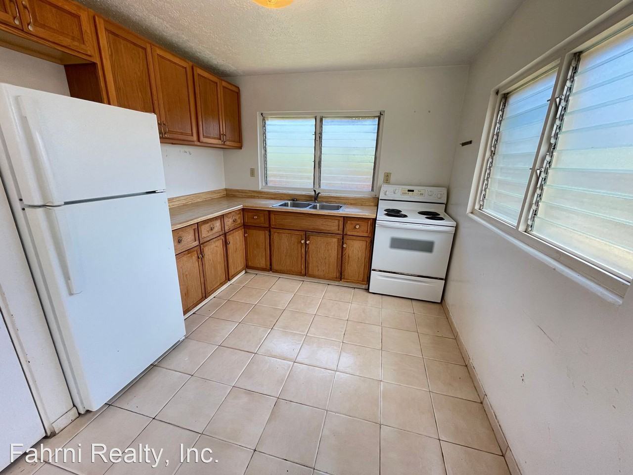 159 Lakeview Cir Apt A - Photo 2 of 13