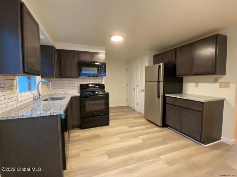 307 Old Niskayuna Rd - Photo 2 of 17