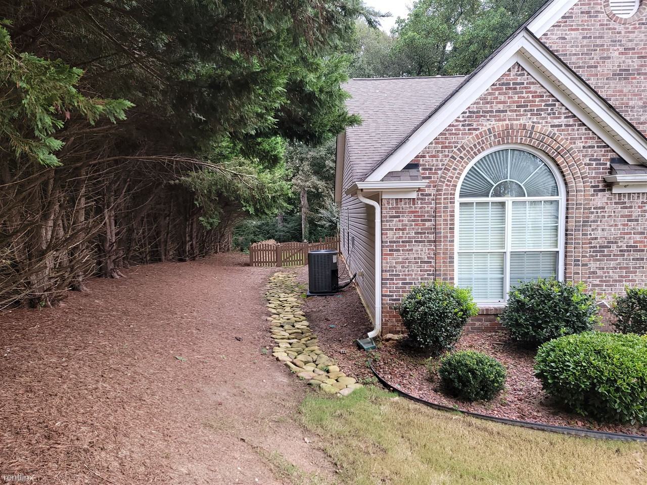 3241 Cranberry Ln - Photo 2 of 32