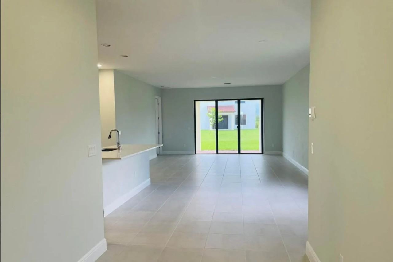 16750 Persimmon Blvd - Photo 3 of 15