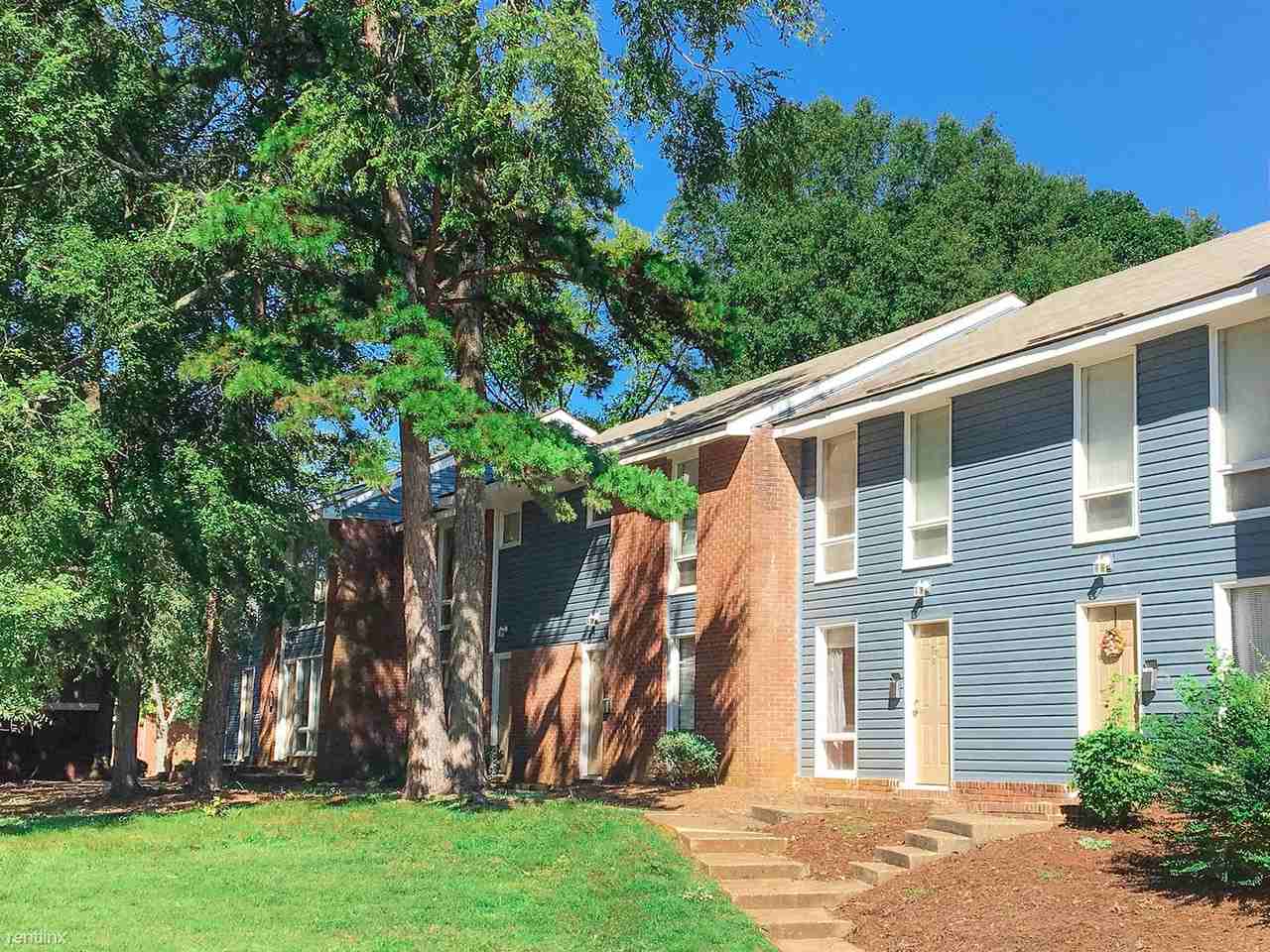 Forest Hills Townhomes Apartments 5603 Farm Pond Ln, Charlotte, NC