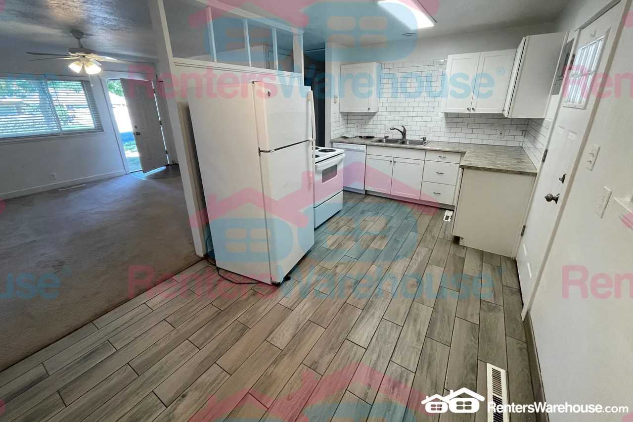 87 S 1860 W - Photo 3 of 12
