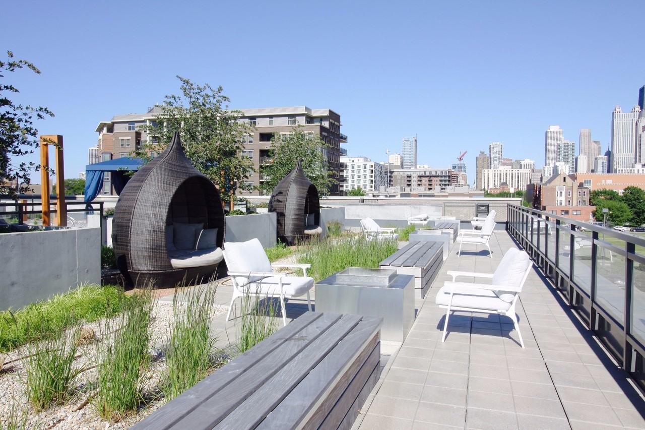 625 W Division St #1-1 - Photo 7 of 12