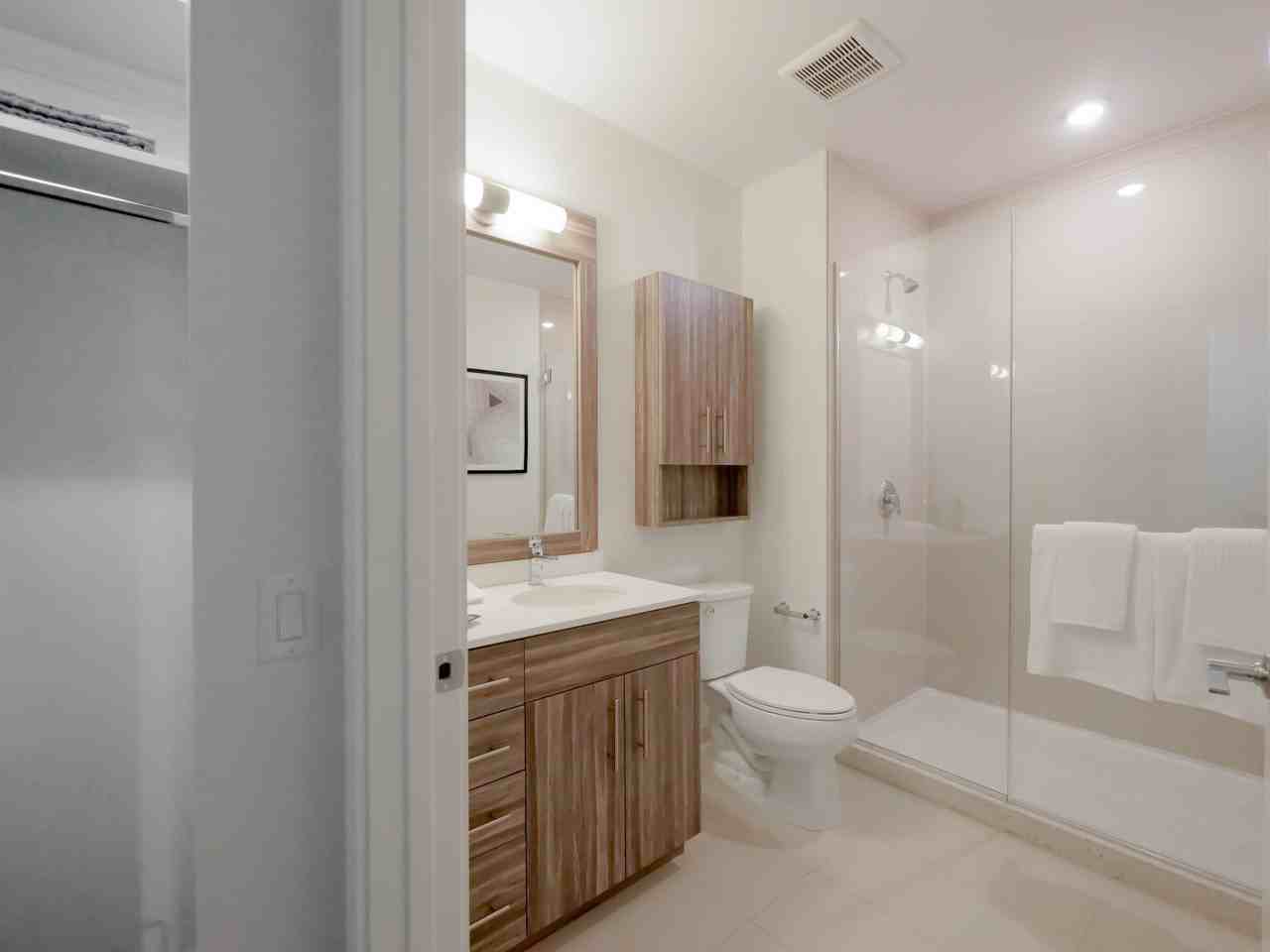 423 E Ohio St #1-1 - Photo 3 of 11