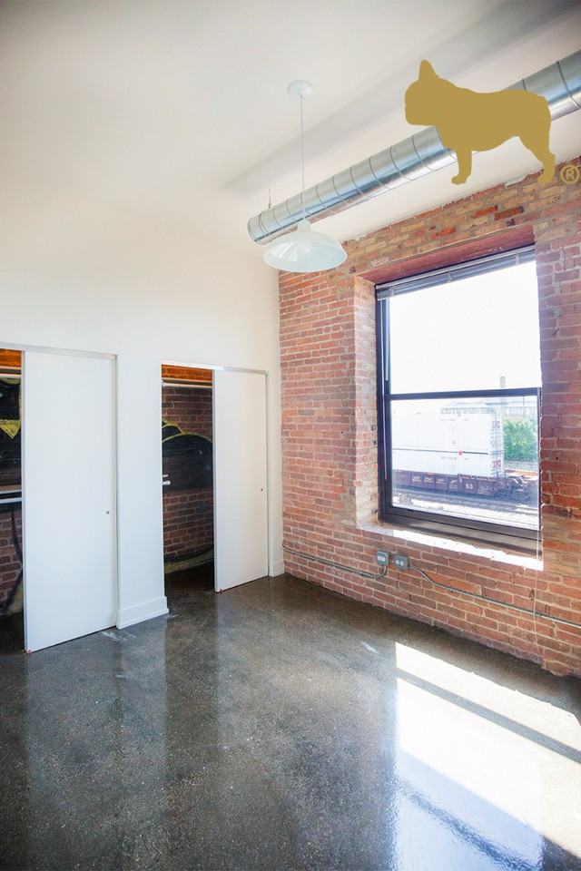 1435 W 15th St #1-1 - Photo 3 of 17