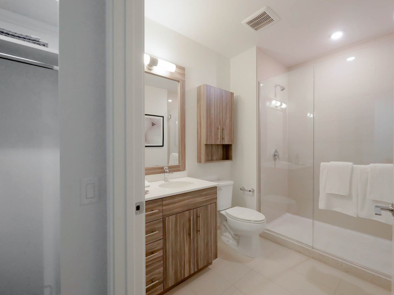 423 E Ohio St #2-2 - Photo 4 of 11