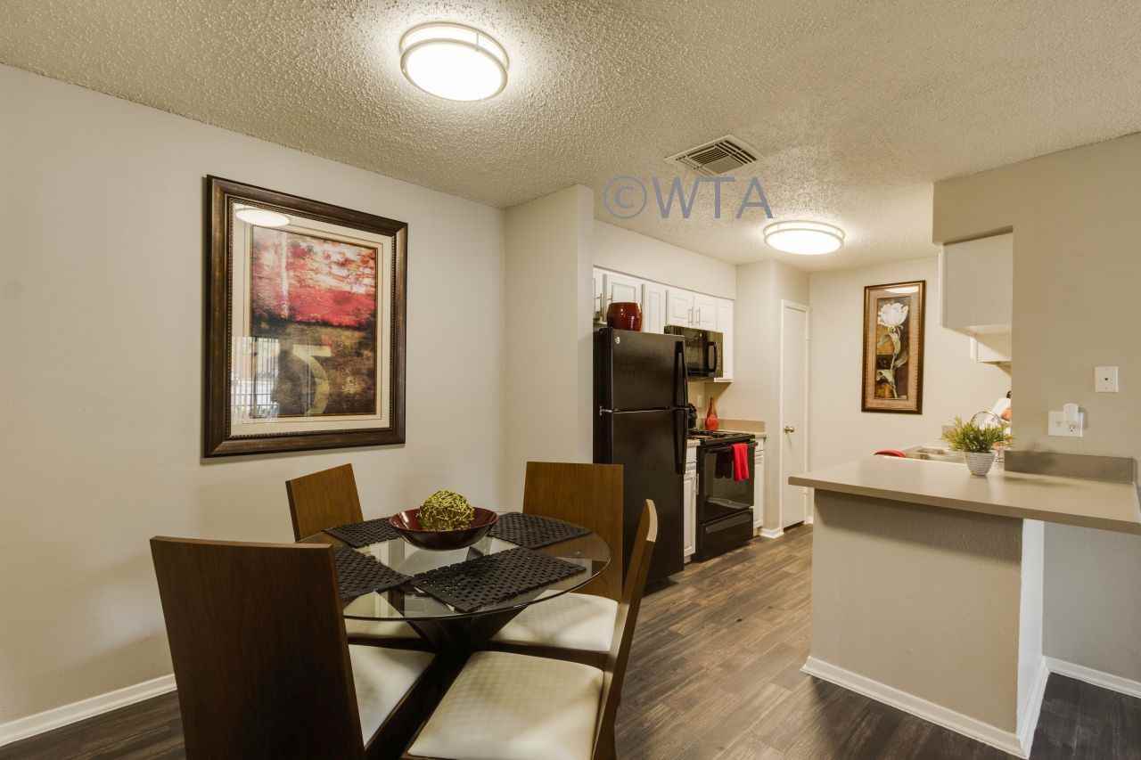 16465 HENDERSON PASS - Photo 3 of 17