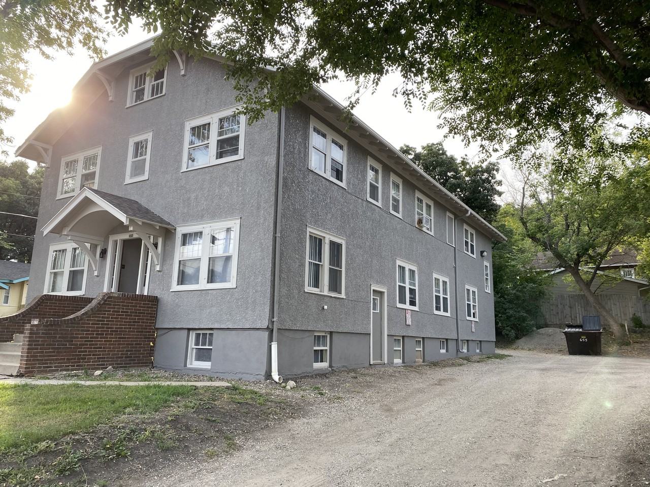 264 College St Se - Photo 3 of 28