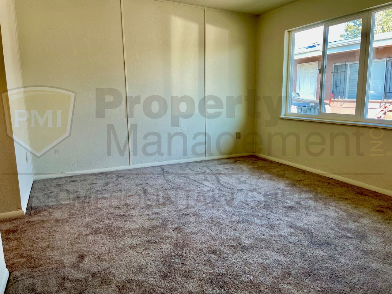 33 University Dr - Photo 2 of 11