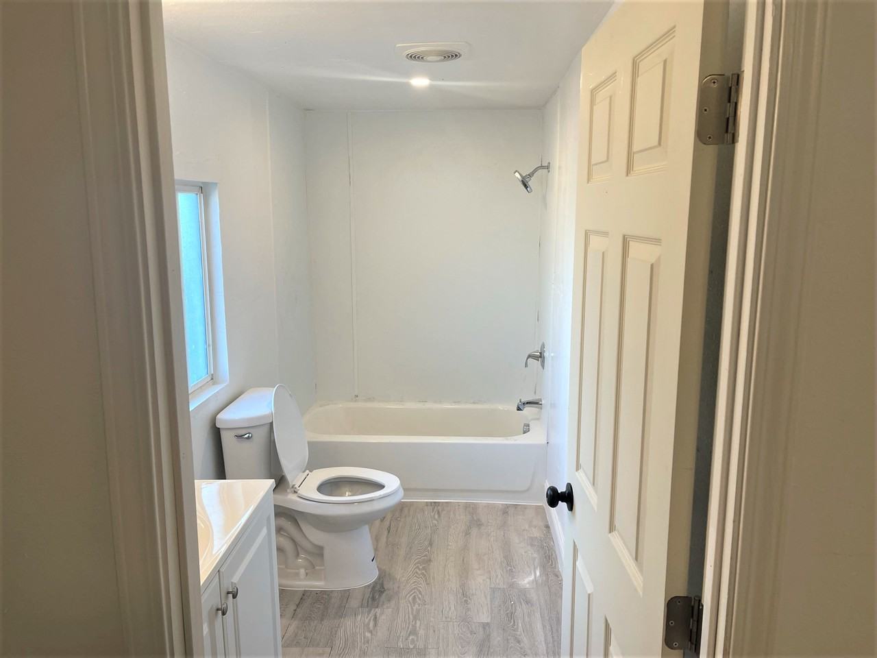 1301 Rene Ave - Photo 5 of 10