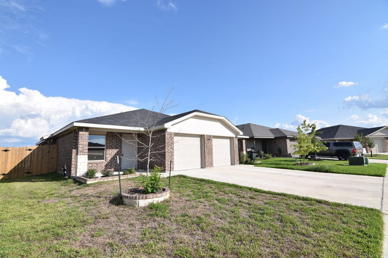 1002 Barbara Jordan - Photo 2 of 17