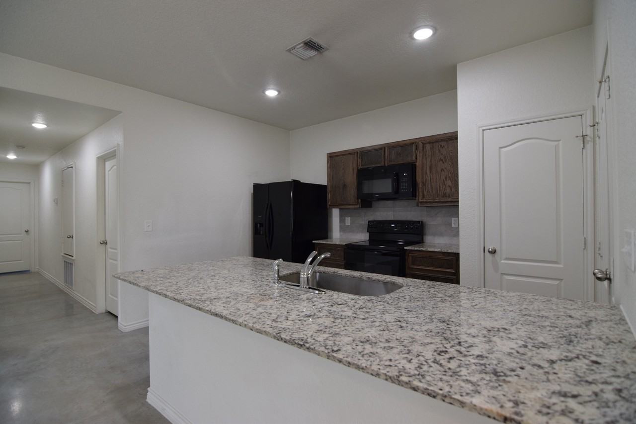 1002 Barbara Jordan - Photo 4 of 16