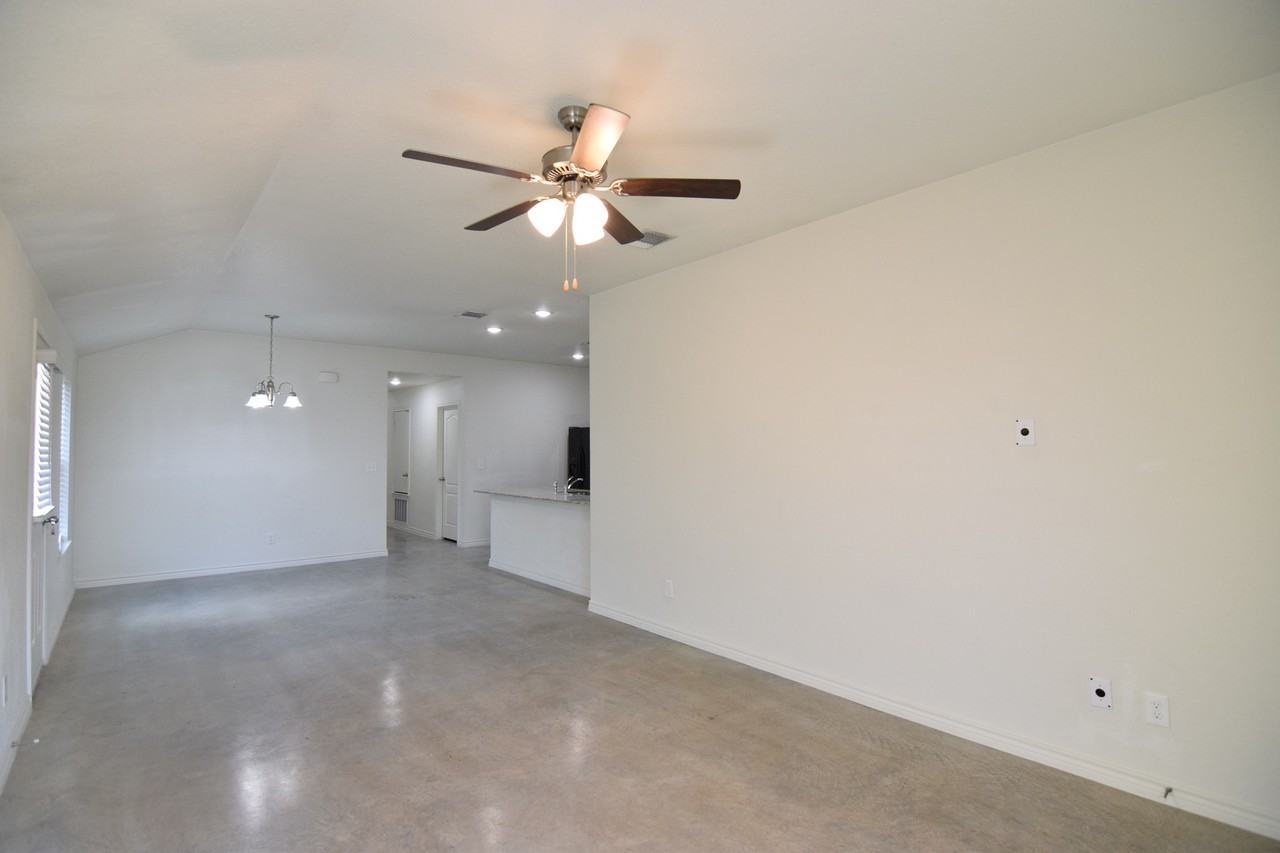 1002 Barbara Jordan - Photo 6 of 16