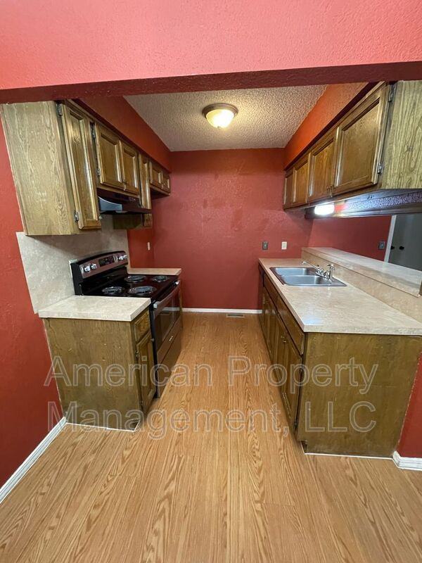 4407 S Gum Ave - Photo 4 of 14