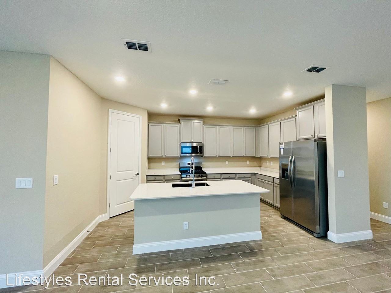 122 Monthaven Dr - Photo 3 of 18