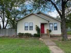 201 W Walch Ave - Photo 1 of 1