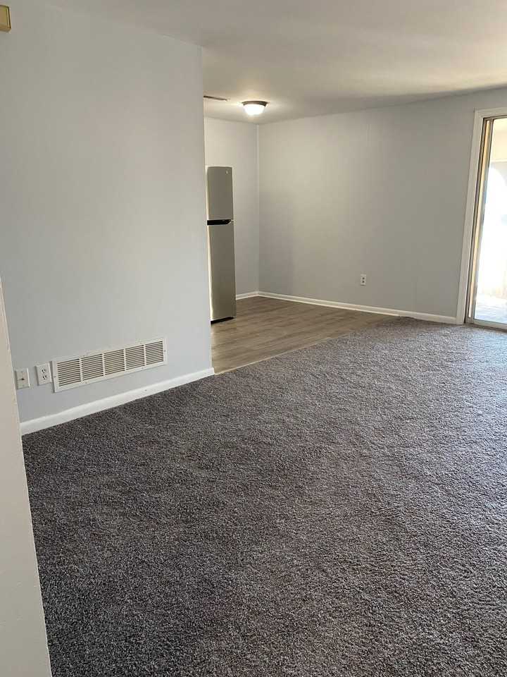 29 E Main St #C - Photo 2 of 9