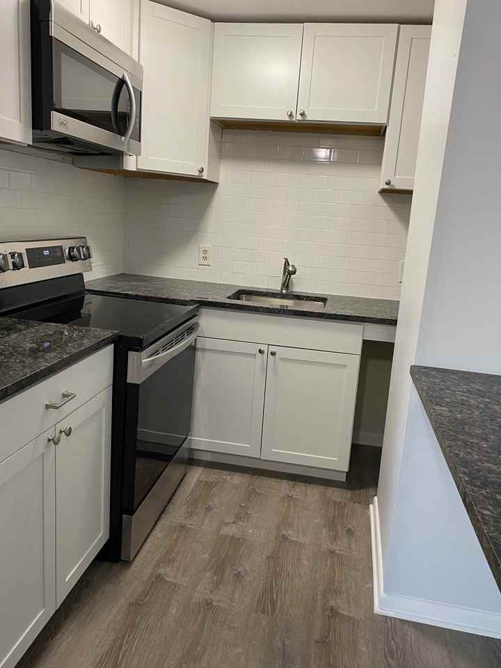 29 E Main St #C - Photo 4 of 9