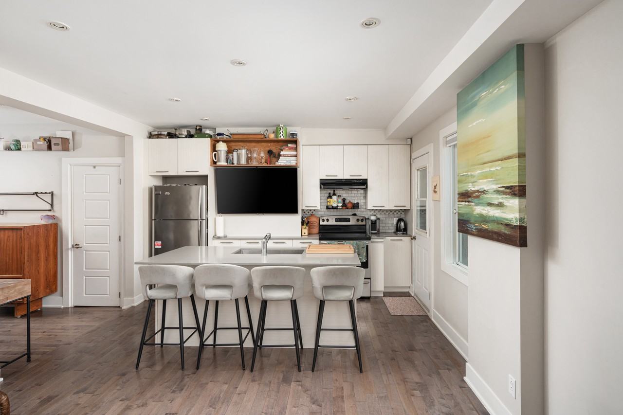 631 Rue Charon - Photo 2 of 21