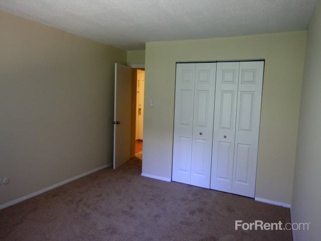 Lakeside Village of Mundelein Apartments - Photo 3 of 16