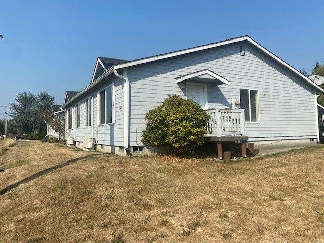 1114 Wakefield St - Photo 2 of 12