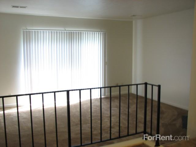 Sun Valley Apts - Photo 3 of 18