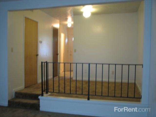 Sun Valley Apts - Photo 2 of 18