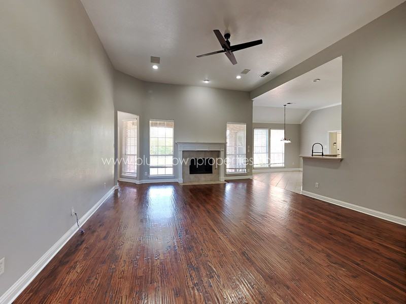 712 Chapel Ct - Photo 2 of 22