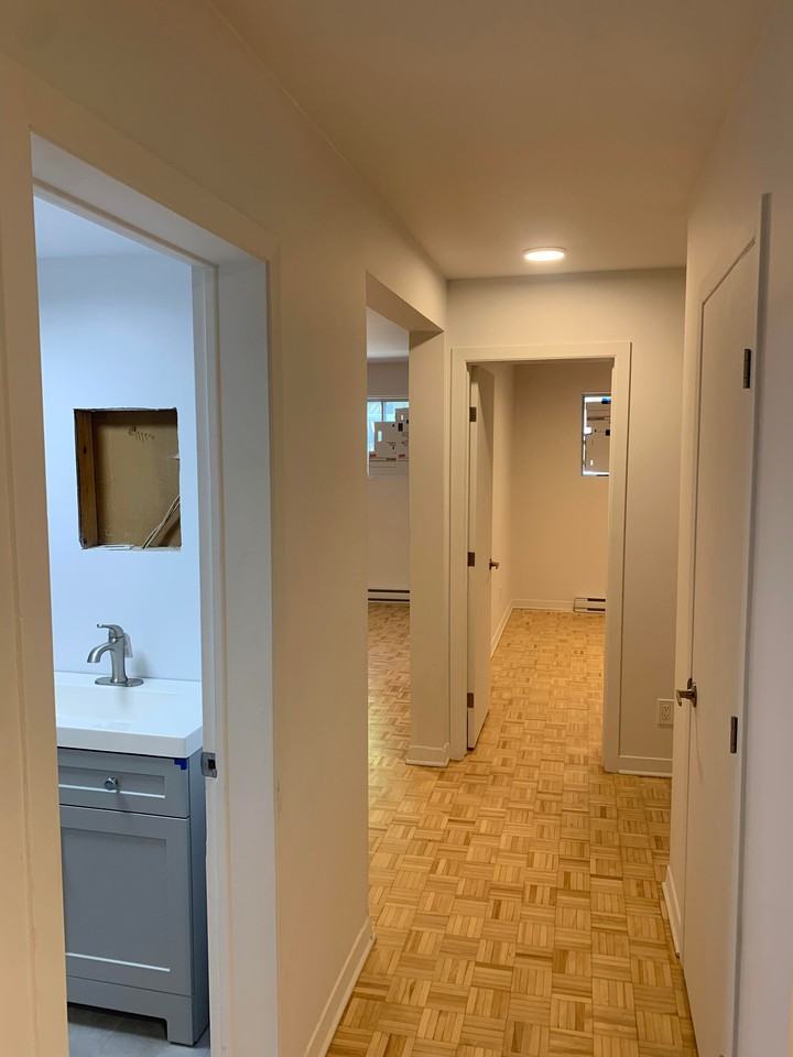 215 Rue Villeneuve Est #3 - Photo 3 of 6