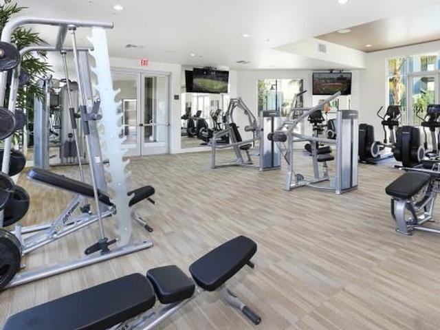 500 Forest Park Blvd - Photo 4 of 18