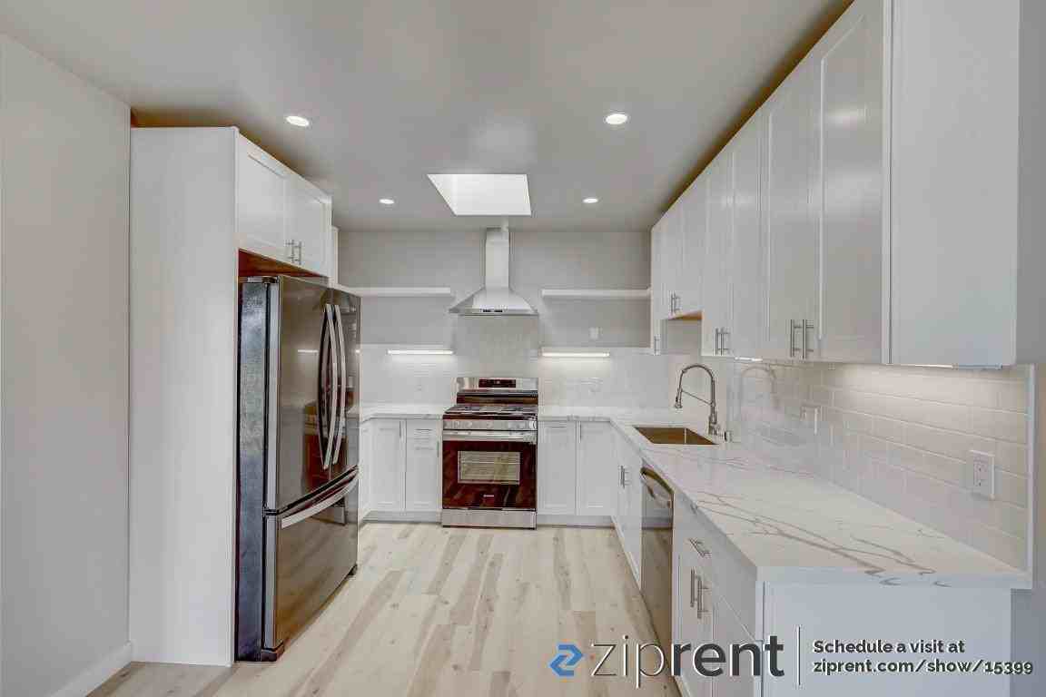 170 Beverly St - Photo 3 of 18