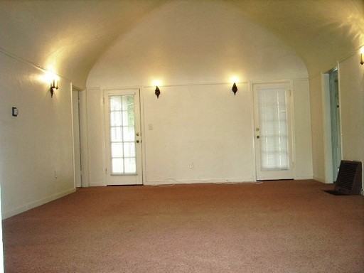 40 W San Martin Ave - Photo 3 of 5