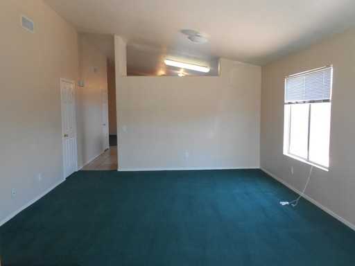 10422 W Windsor Blvd - Photo 3 of 15