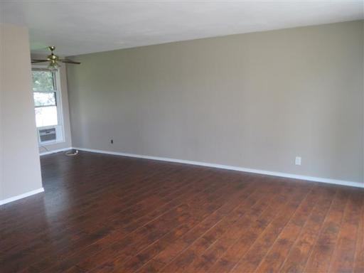 2100 Pullen St - Photo 2 of 6