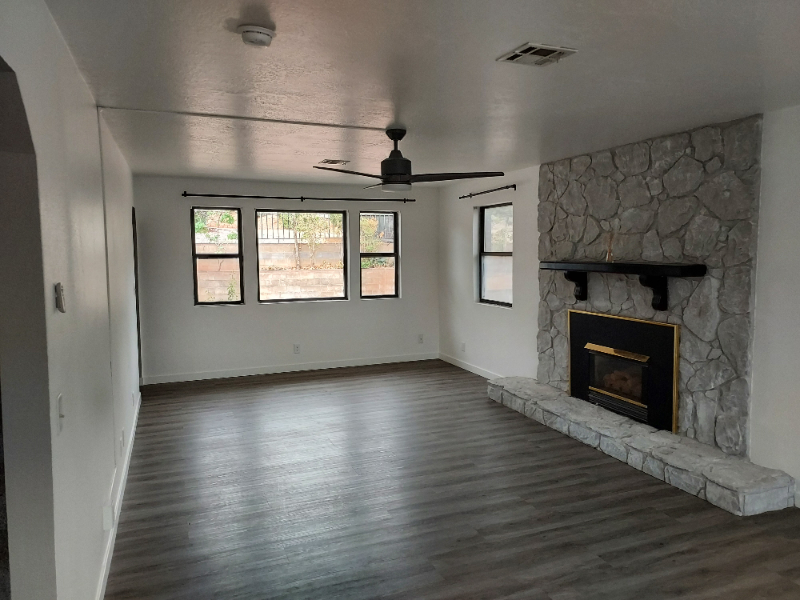 820 Harrison Dr - Photo 3 of 17