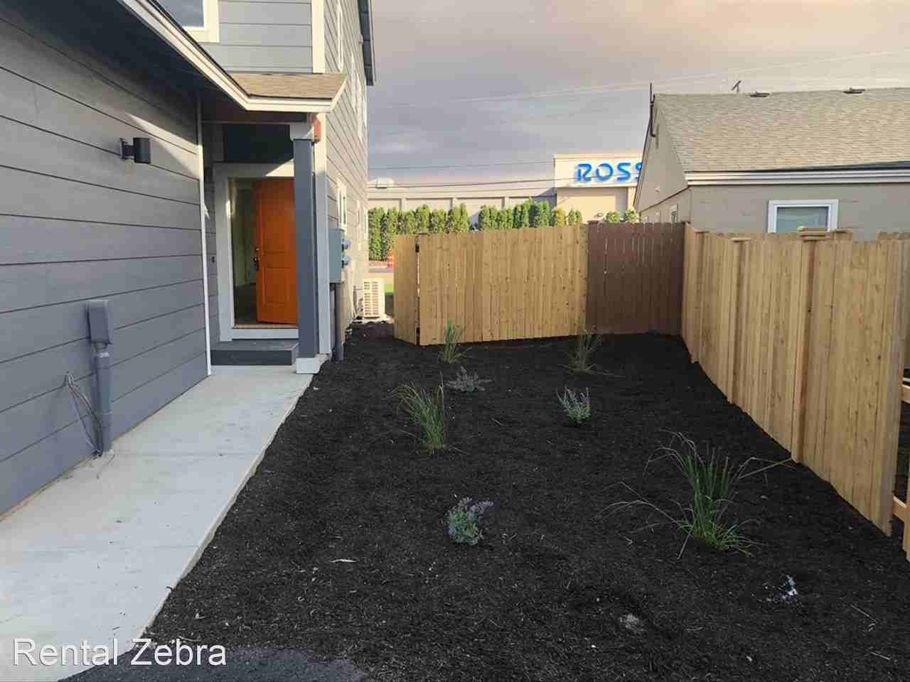 1680-1682-1684 SW Salmon Ave - Photo 2 of 16