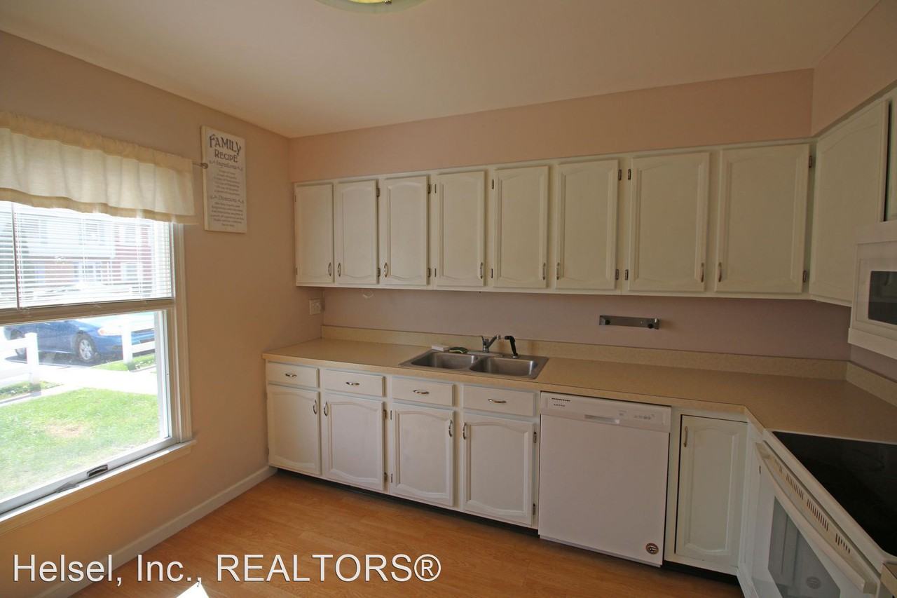654 Allenview Dr - Photo 2 of 37