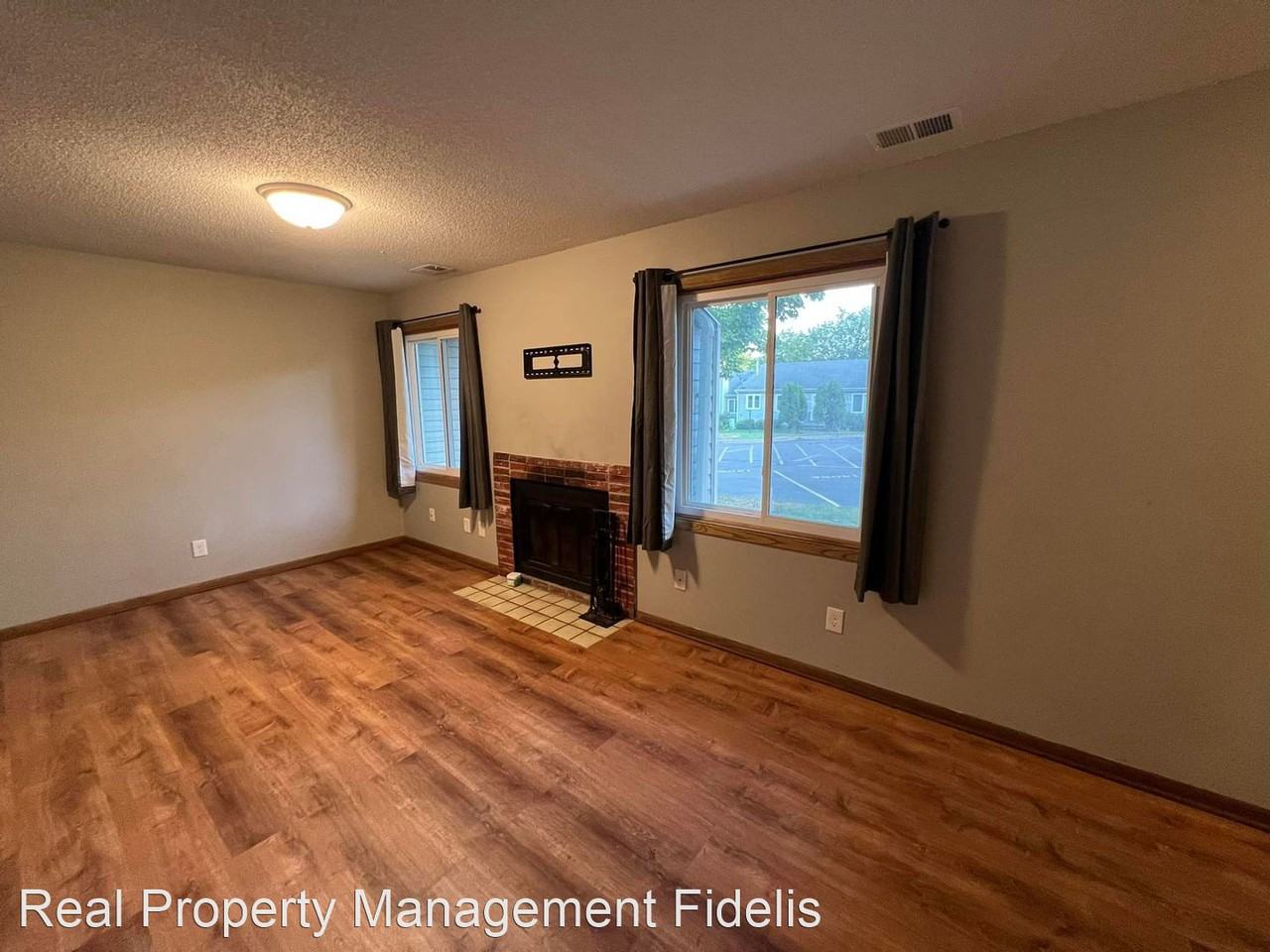 1409 Farrington St #B - Photo 2 of 19