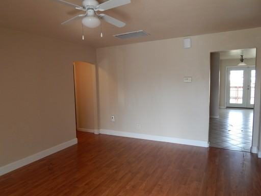 1513 38th Ave - Photo 2 of 9