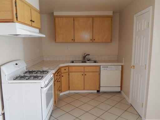 1513 38th Ave - Photo 3 of 9