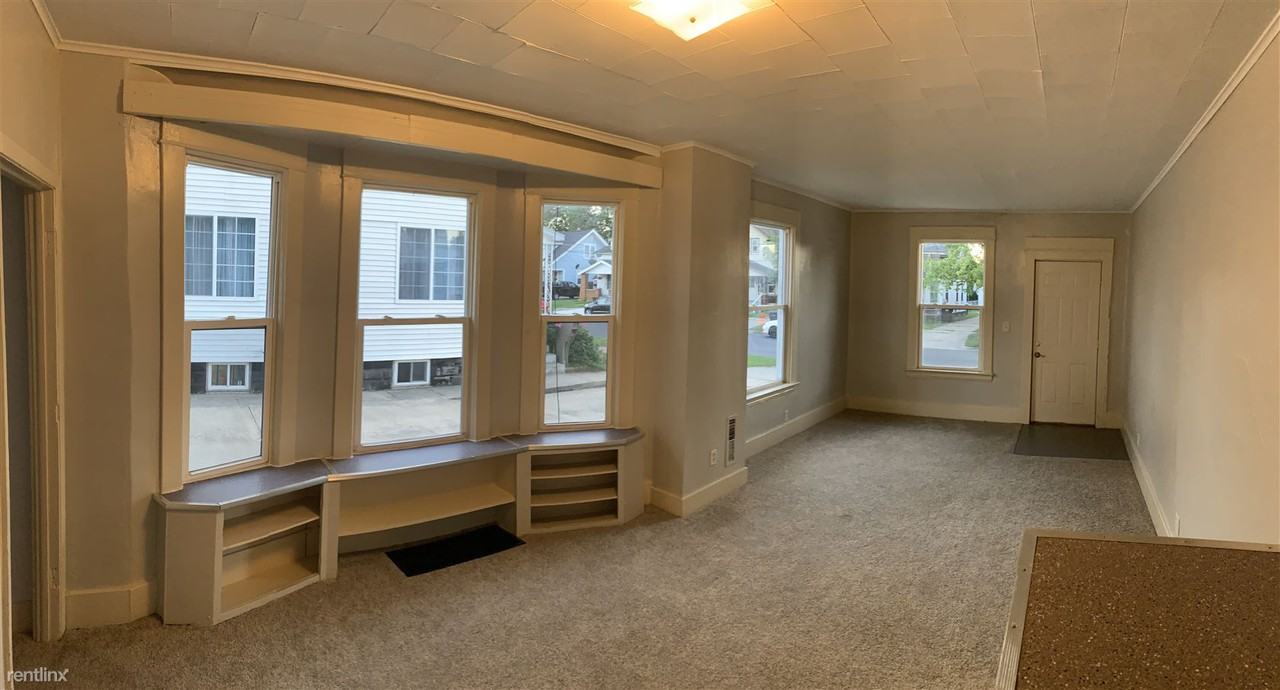 2018 Arnold Ave Sw - Photo 2 of 10