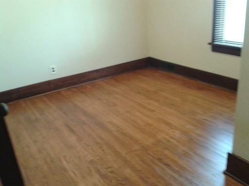 3940 12th St - Photo 3 of 3