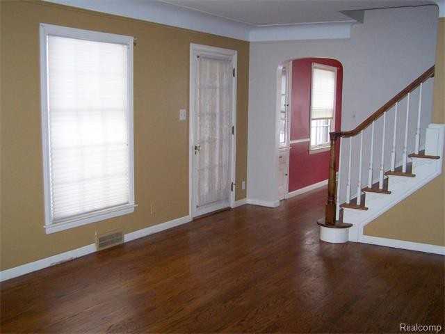 28090 Sunset Blvd W - Photo 3 of 36