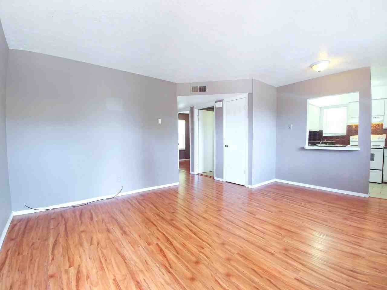 2915 Vail Ave Se - Photo 3 of 13