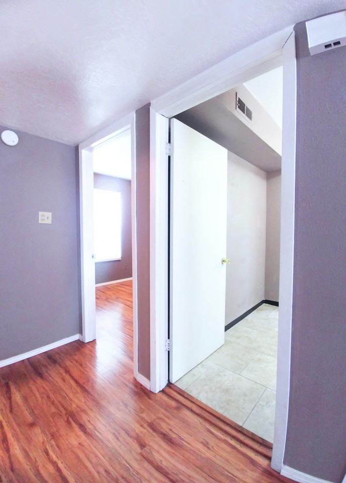 2915 Vail Ave Se - Photo 7 of 13