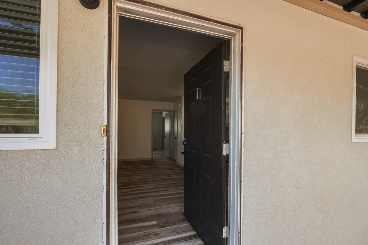 209 Girard Blvd SE - Photo 3 of 27