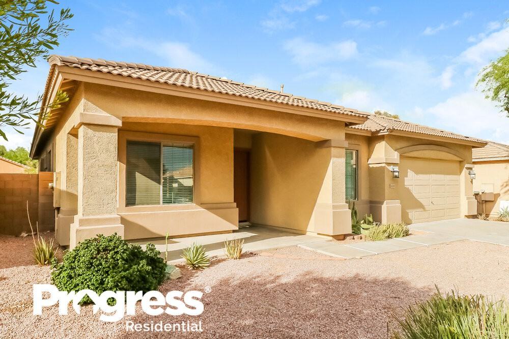 13734 W Montebello Ave - Photo 2 of 16