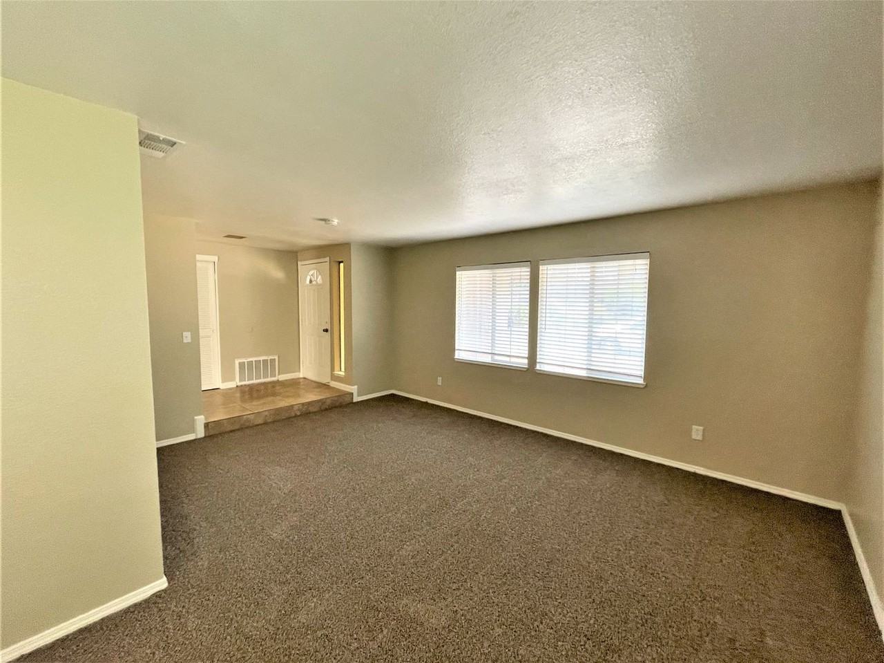 710 Sotano Dr - Photo 2 of 15